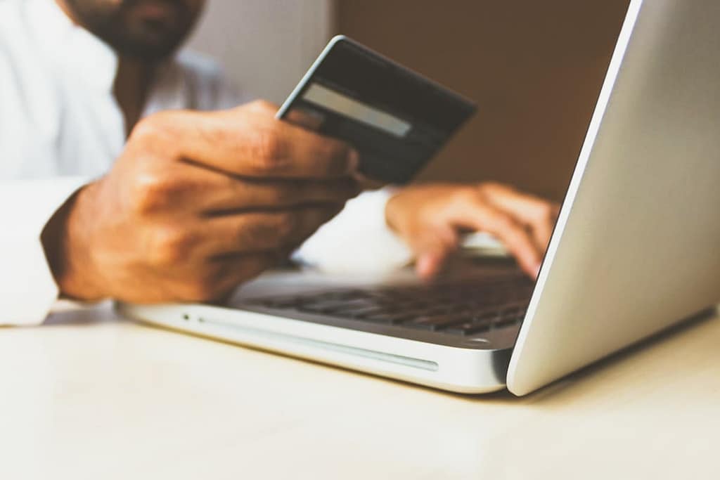 Platform E-Commerce Terbaik Indonesia untuk Jualan Online 1 Platform E-Commerce